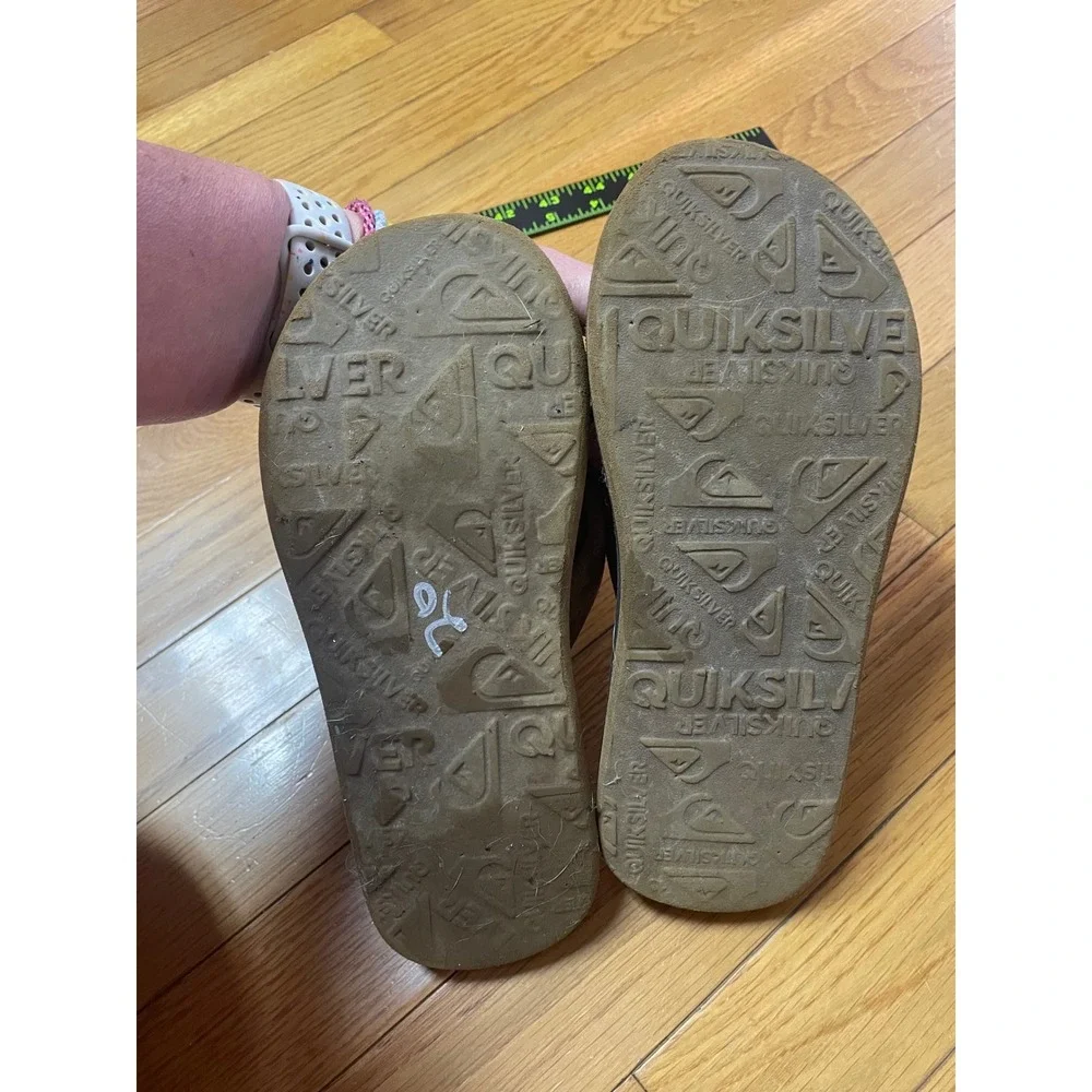 Quiksilver Kids Brown Tan Suede Strap Flip Flop Sandals Beach Thong Shoes